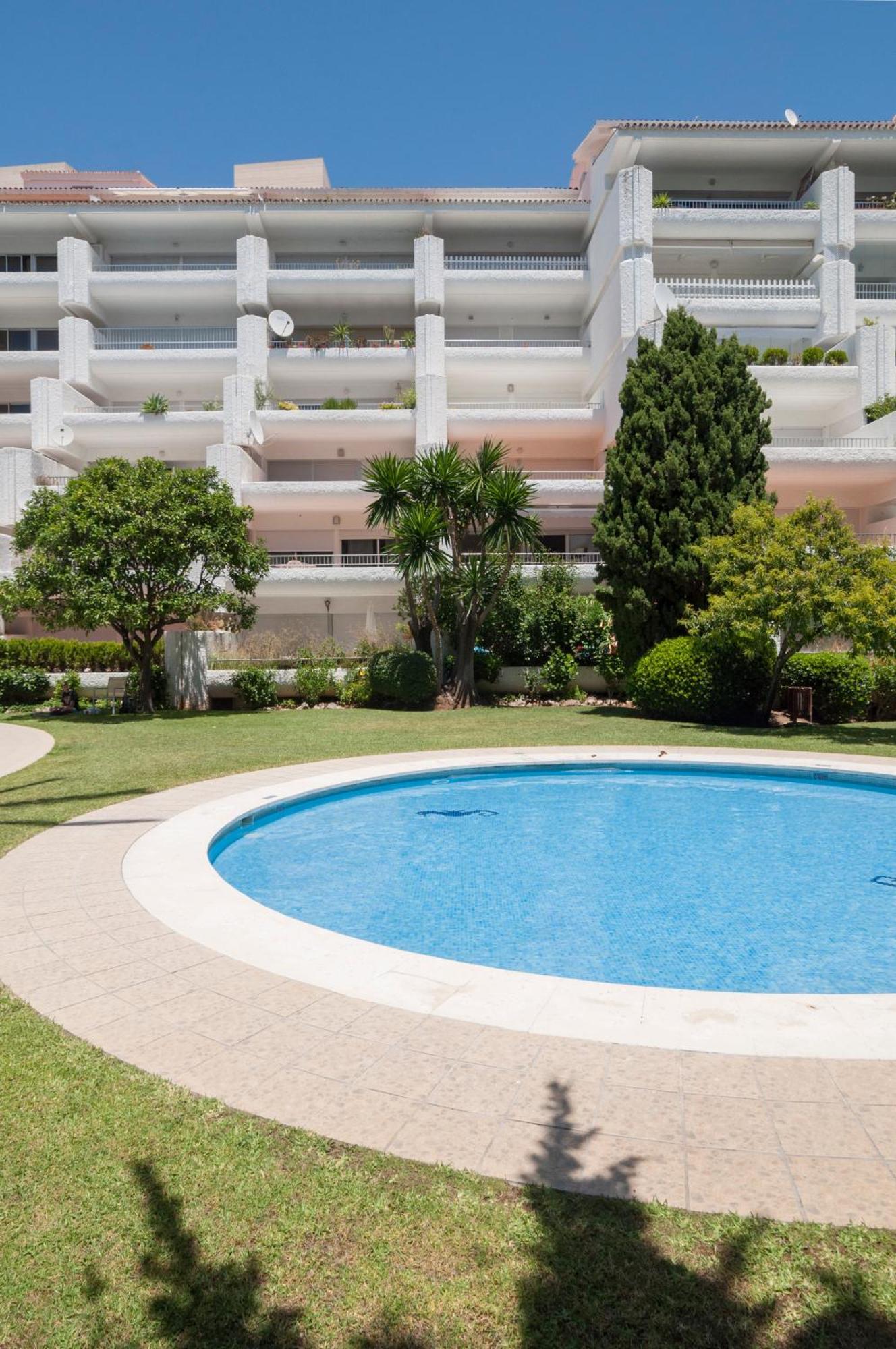 Jardines Del Mar Apartments マルベーリャ エクステリア 写真